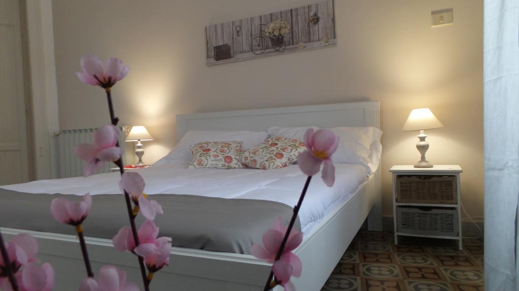 Bb Essenze Bed & Breakfast Palermo Ngoại thất bức ảnh