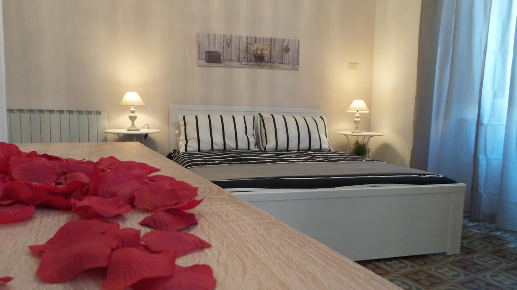 Bb Essenze Bed & Breakfast Palermo Ngoại thất bức ảnh